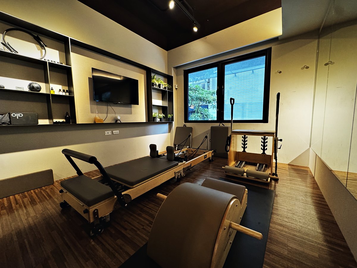 G-SQUARE 2F 皮拉提斯包廂：FOLD Reformer、MATA ARC 脊椎調整器與穩踏椅